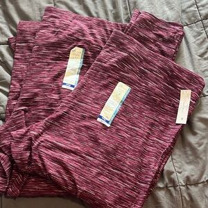 Terra & Sky pair fitted high rise capri workout wear
Lounge wear summer